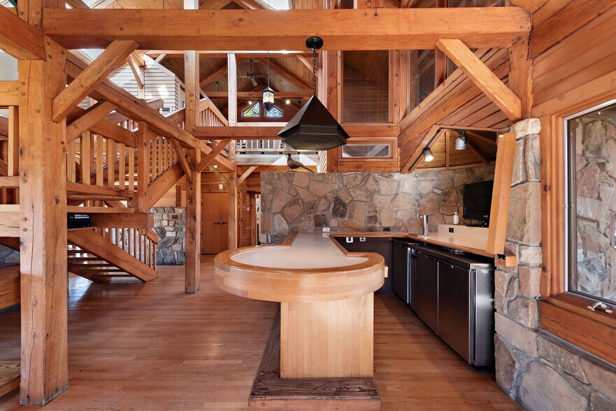 More Photos Of 1442 Coraopolis Heights Rd, Moon Township Hospitality For Sale