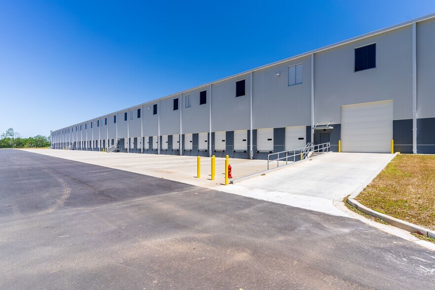 More Photos Of 1399 Fulton Industrial Blvd NW, Atlanta Distribution For Lease