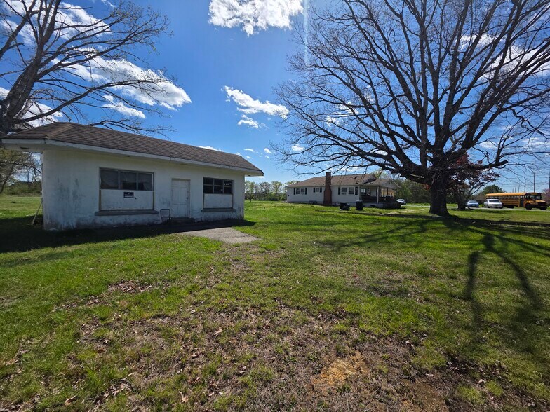 More Photos Of 871 Corkery Ln, Williamstown Apartments For Sale