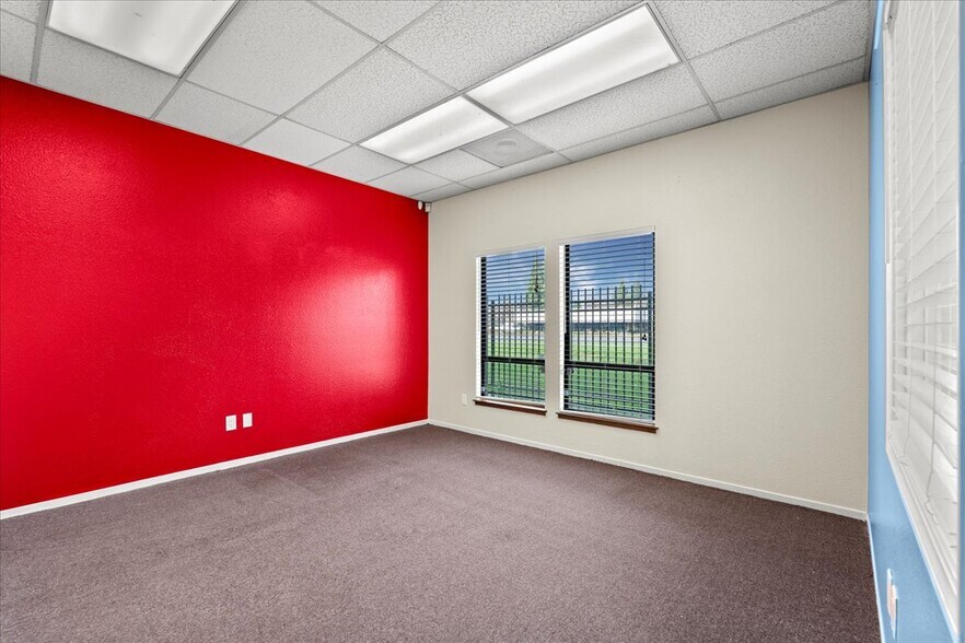 More Photos Of 1811 Grand Canal Blvd, Stockton Office For Lease