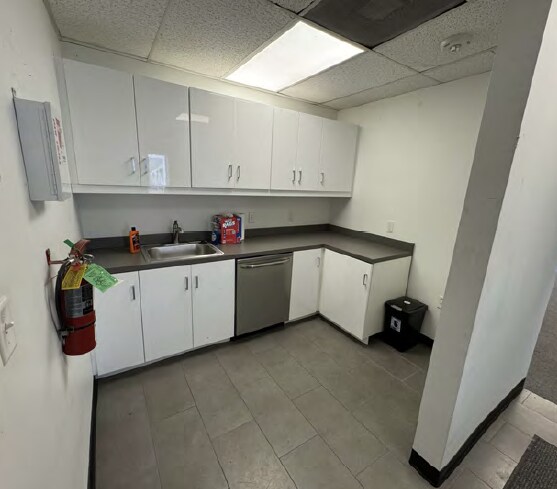 More Photos Of 8615 Golden Spike Ln, Houston Manufacturing For Lease