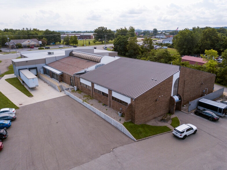 More Photos Of 4951 Dixie Hwy, Fairfield Showroom For Sale