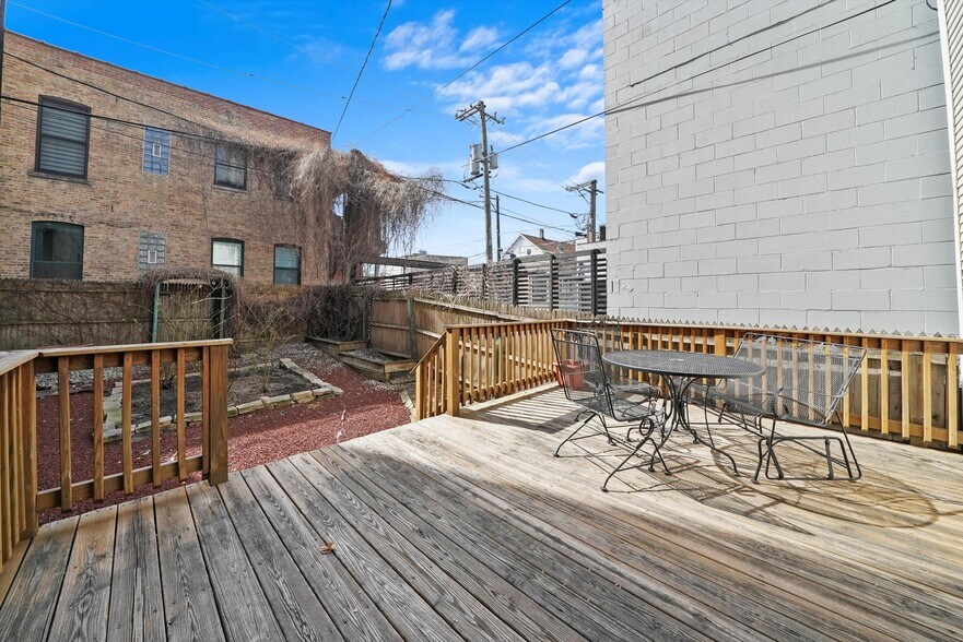 More Photos Of 1303 W Chicago Ave, Chicago Storefront Retail Residential For Sale