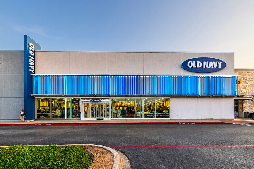 More Photos Of 5000 S Hulen St, Fort Worth Unknown For Lease