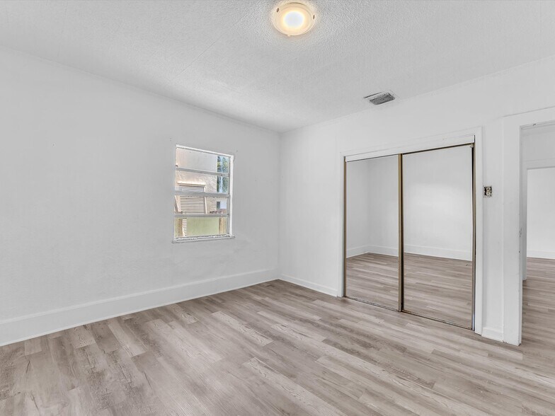 More Photos Of 1932 Dewey St, Hollywood Land For Sale