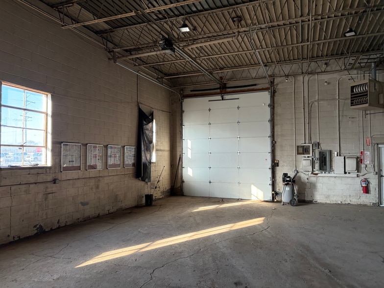 More Photos Of 1285 Aurora Avenue Ln, Aurora Warehouse For Lease