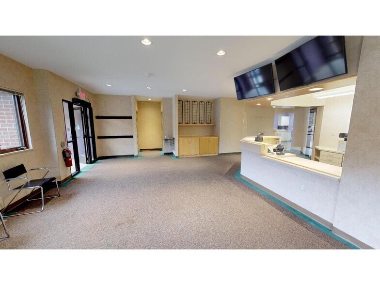 More Photos Of 7900 Chapin Dr NE, New London Medical For Sale