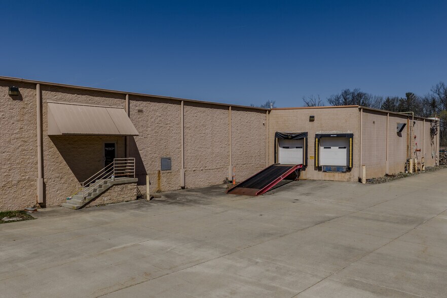 More Photos Of 1000 Hedstrom Dr, Ashland Warehouse For Sale