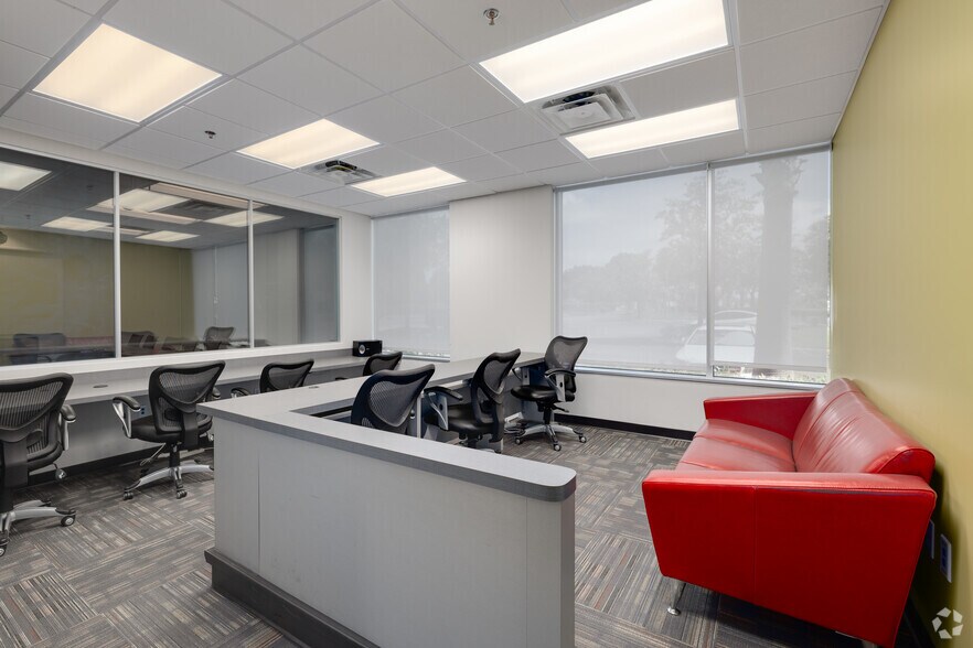 More Photos Of 7560 Red Bug Lake Rd, Oviedo Medical For Lease