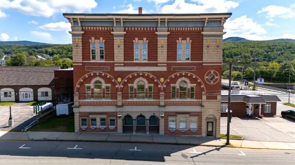 More Photos Of 198-204 Main st, Berlin Specialty For Sale