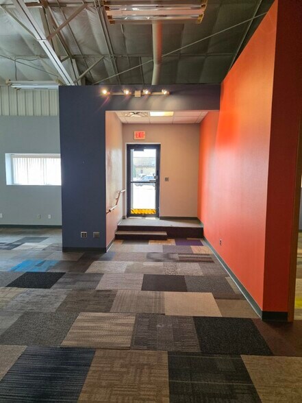 More Photos Of 1115 Commercial Ave, Reedsburg Service For Lease