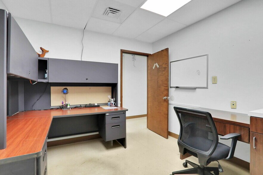 More Photos Of 1712-1736 University Blvd S, Jacksonville Medical For Sale