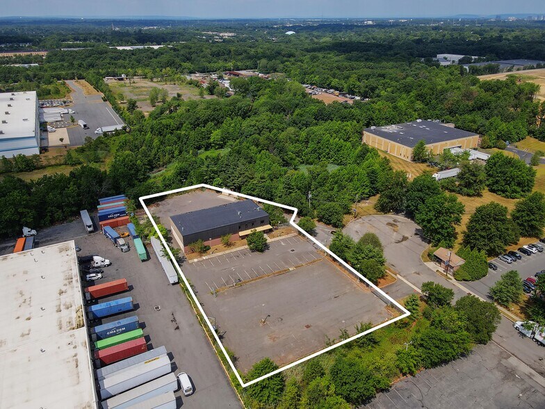 More Photos Of 49 W Ferris St, East Brunswick Truck Terminal For Lease