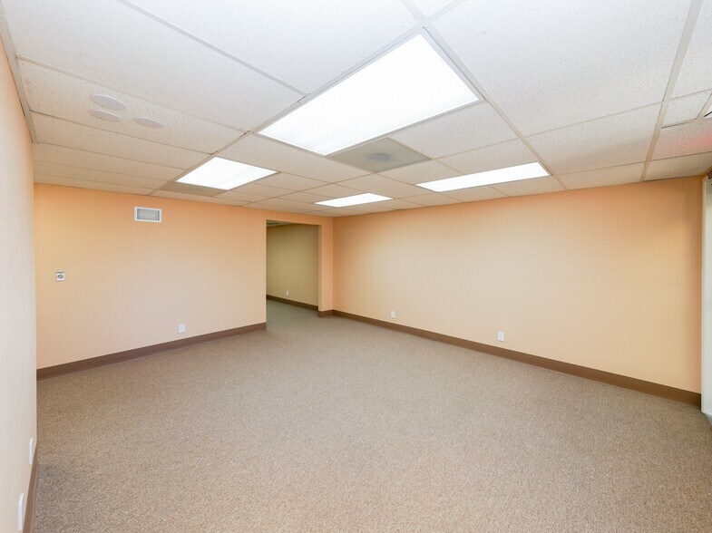 More Photos Of 620-660 12th St SE, Salem Medical For Lease