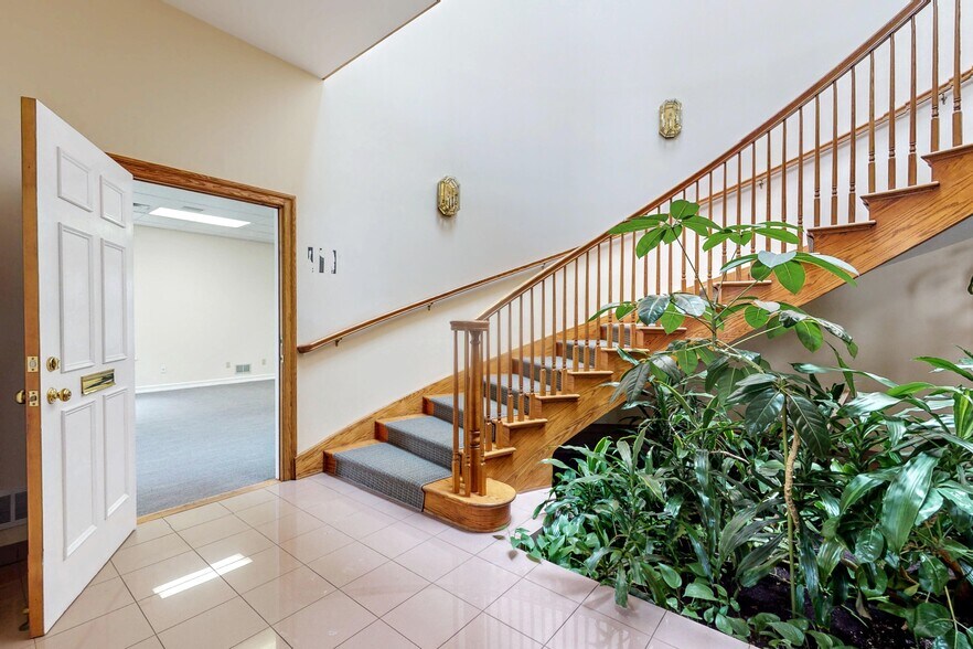 More Photos Of 7 Cedar St, Ramsey Office For Lease