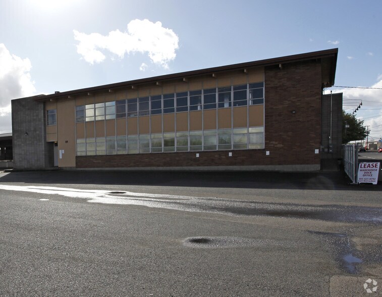 More Photos Of 2120 W 7th Pl, Eugene Warehouse For Lease