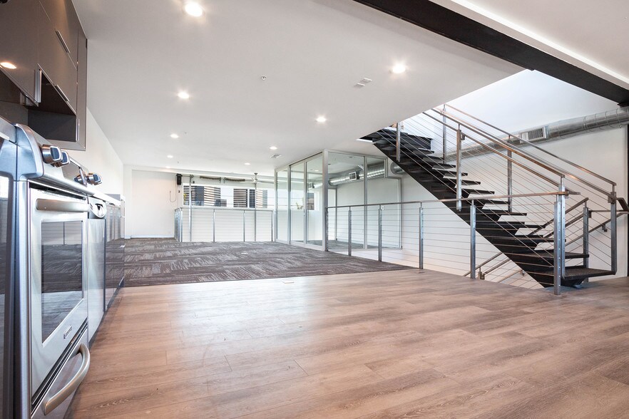 More Photos Of 215-237 California St, El Segundo Loft Creative Space For Lease