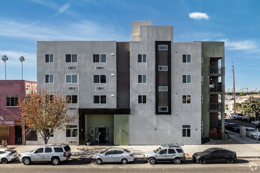 More Photos Of 6501-6505 S Broadway, Los Angeles Apartments For Sale