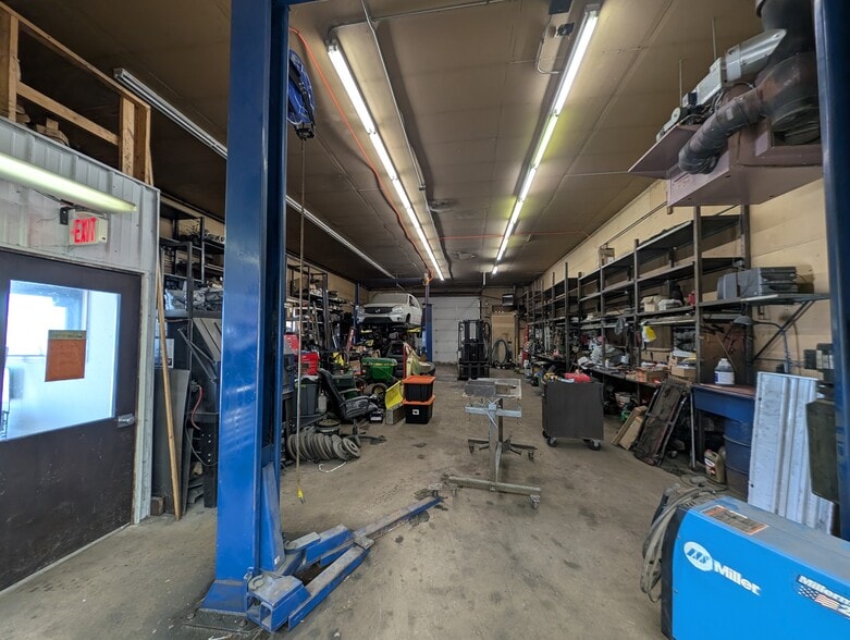 More Photos Of 1100 Weise St, Green Bay Auto Dealership For Sale