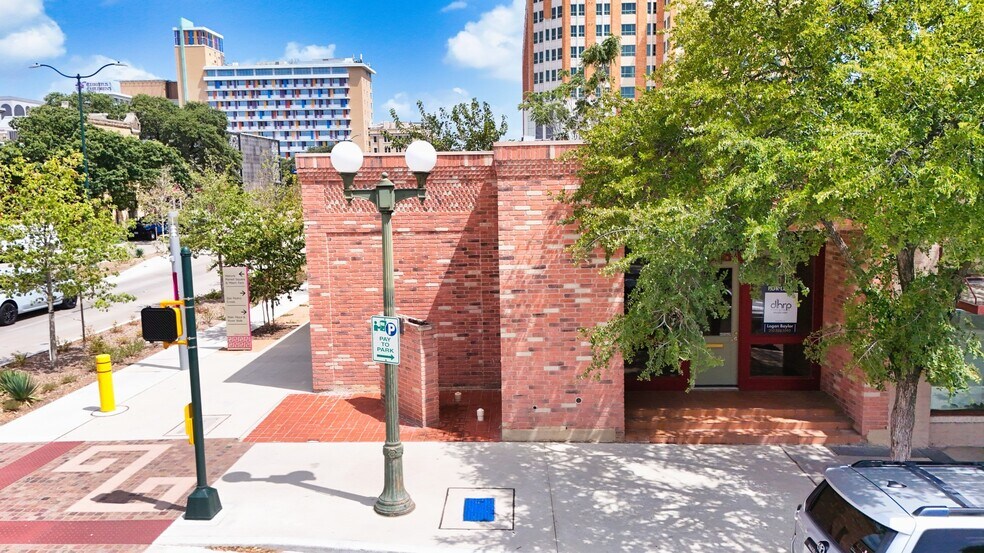 More Photos Of 717 Dolorosa St, San Antonio Office For Lease