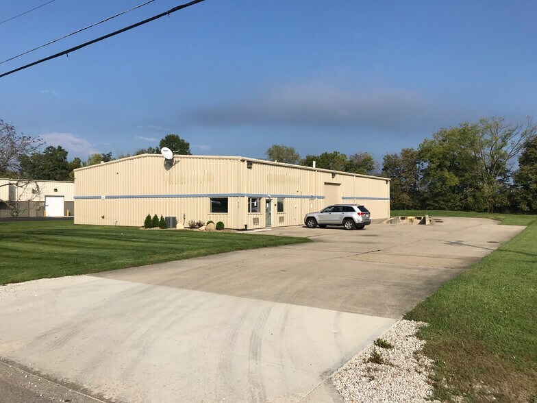 More Photos Of 1930 James Pky, Heath Warehouse For Lease