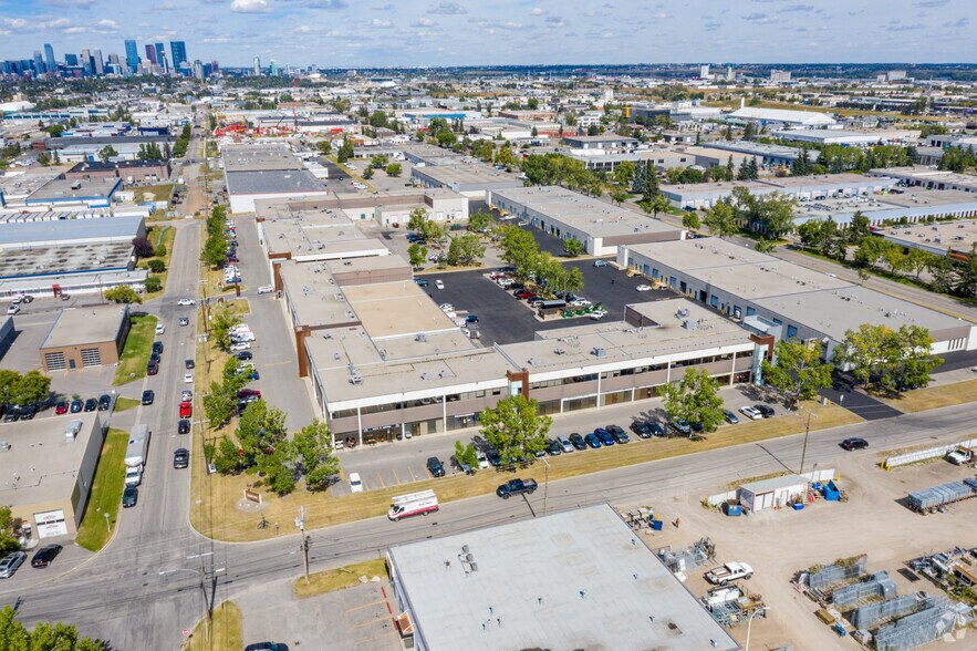 More Photos Of 6120 2nd St SE, Calgary Showroom For Lease