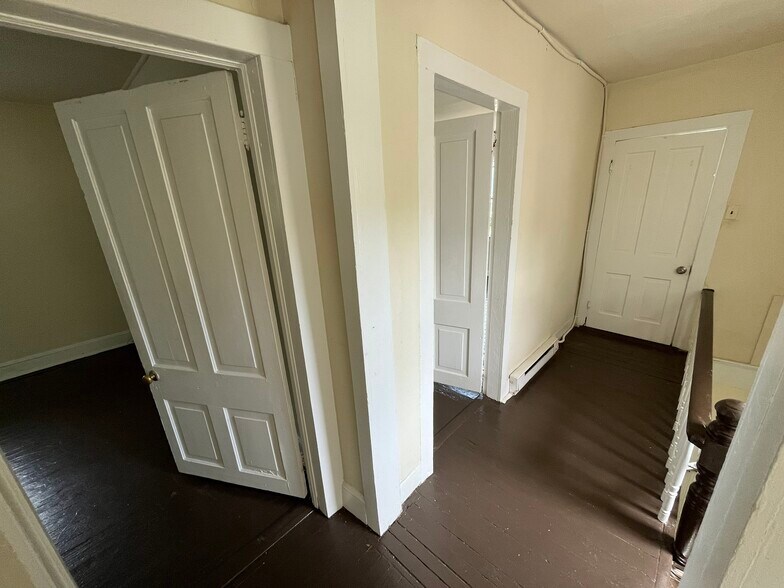 More Photos Of 927 Farmer St, Petersburg Apartments For Sale
