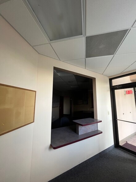 More Photos Of 405 Kays Dr, Normal Medical For Sale
