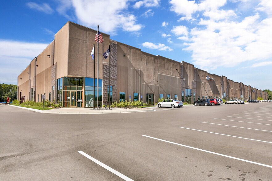 More Photos Of 8201 Brooklyn Blvd, Brooklyn Park Warehouse For Lease