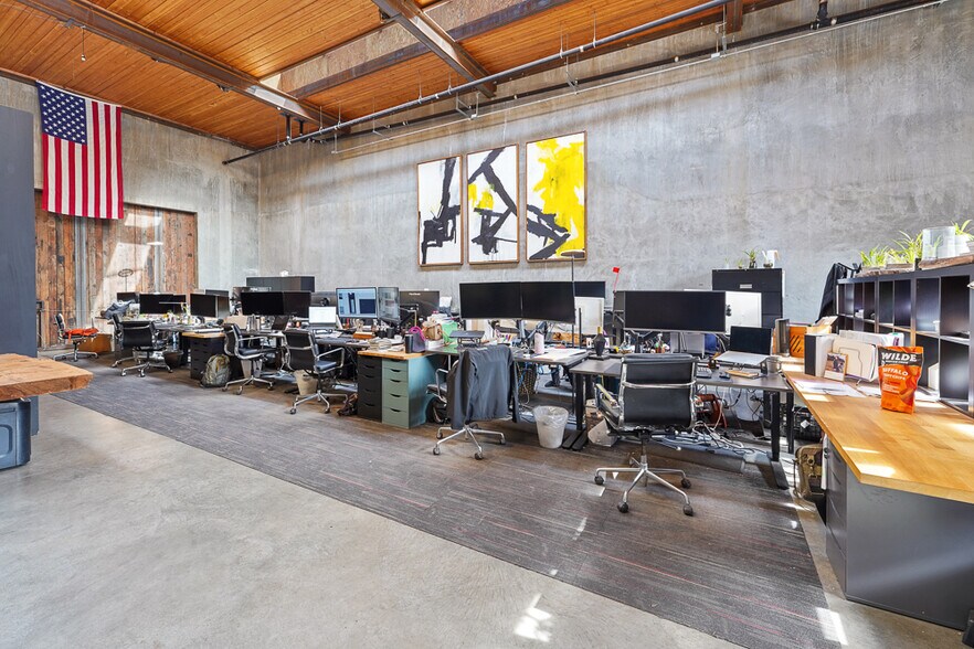 More Photos Of 10 Dravus St, Seattle Unknown For Lease