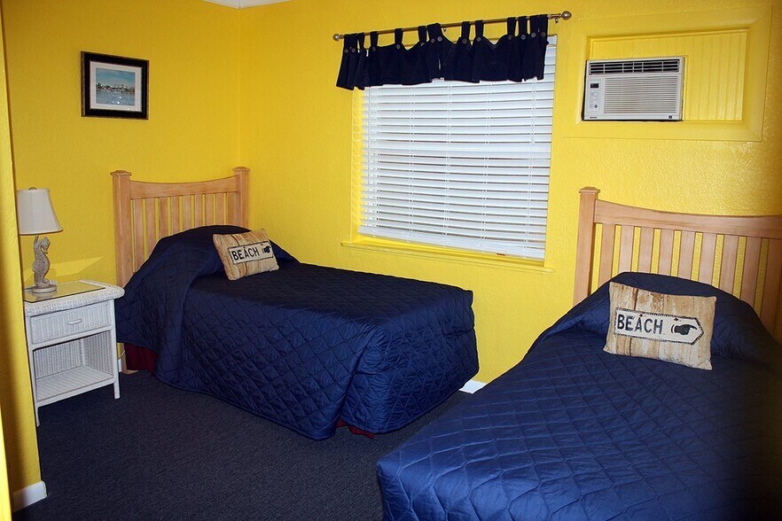 More Photos Of 401 E Shore Dr, Clearwater Beach Hotel For Sale