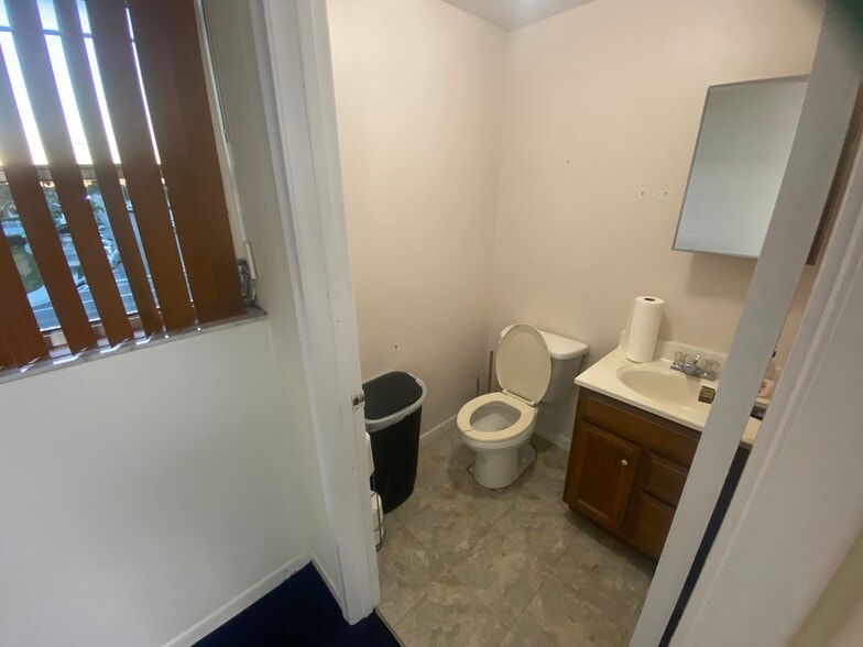 More Photos Of 601-625 SW 57th Ave, Miami Storefront Retail Office For Lease