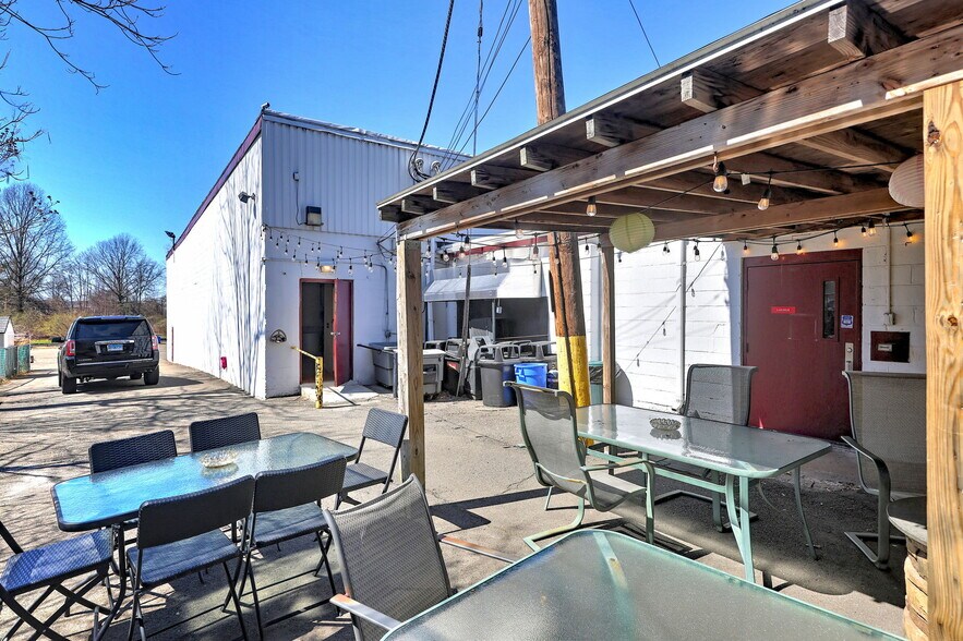 More Photos Of 560 Woodward Ave, New Haven Flex For Sale