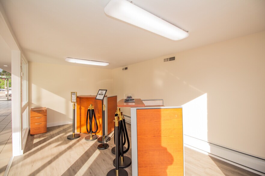 More Photos Of 191 W Main St, Dudley Auto Dealership For Lease