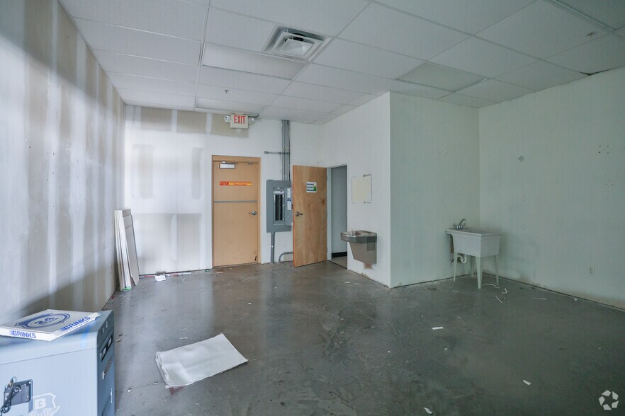 More Photos Of 203 Cedar Springs Rd, Spartanburg Unknown For Lease