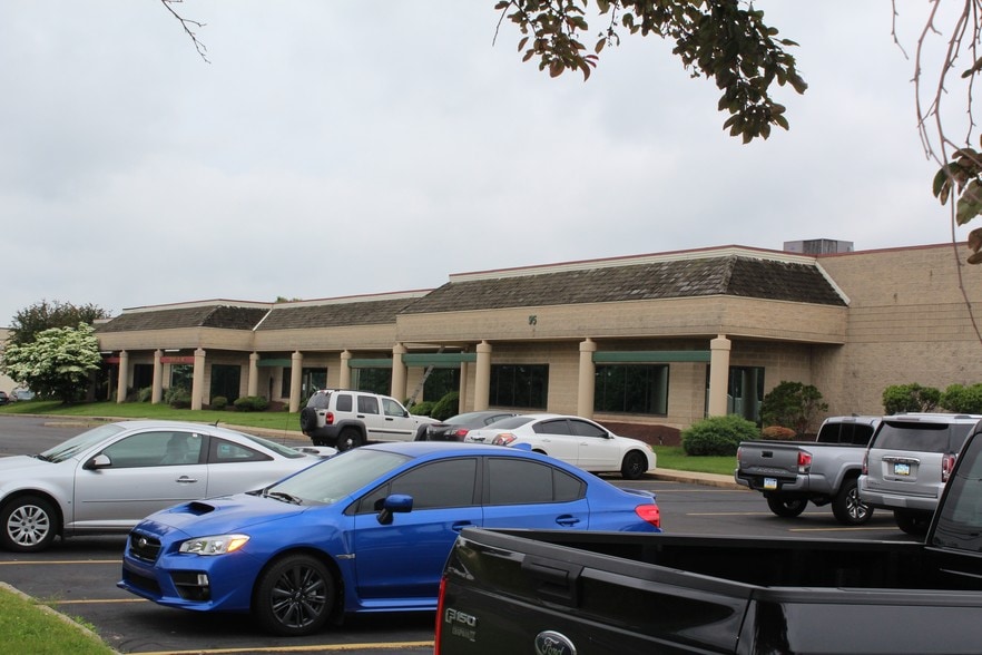 More Photos Of 95 James Way, Southampton Light Distribution For Sale