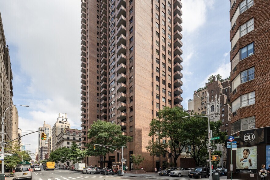 More Photos Of 1245 Madison Ave, New York Apartments For Lease