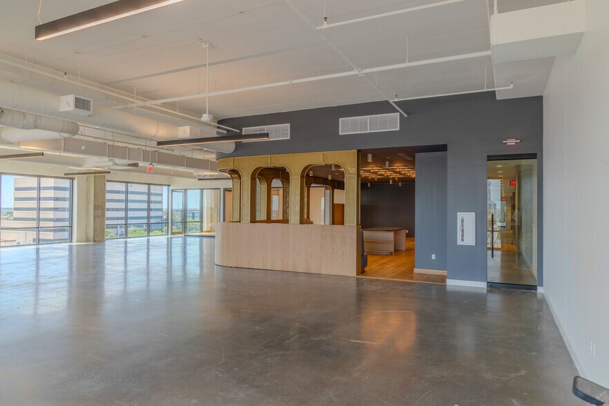 More Photos Of 1333 Oak Lawn Ave, Dallas Office For Lease