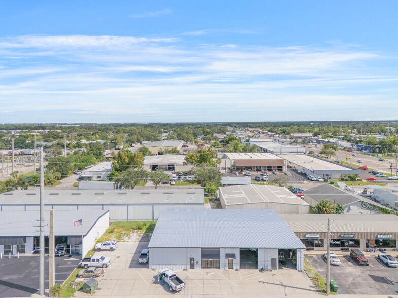 More Photos Of 1925 12th St, Sarasota Light Manufacturing For Lease