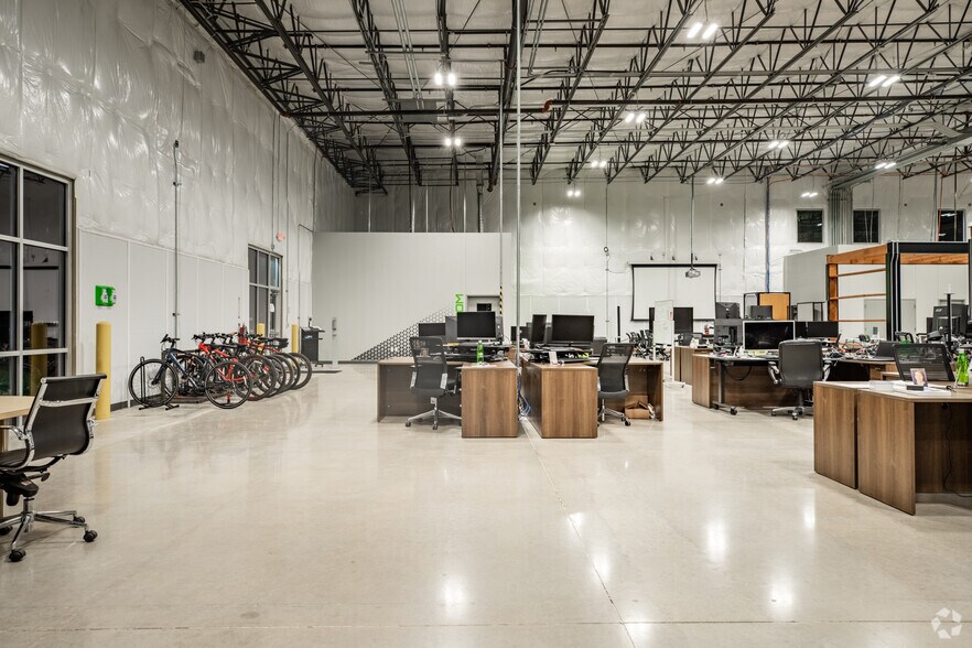 More Photos Of 1200 Bmc Dr, Cedar Park Distribution For Lease