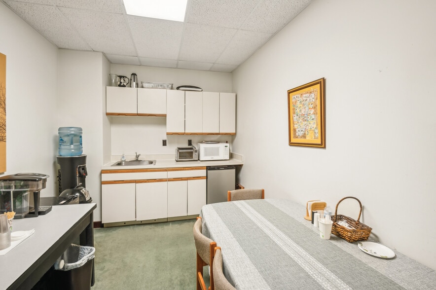 More Photos Of 111 Simsbury Rd, Avon Medical For Sale