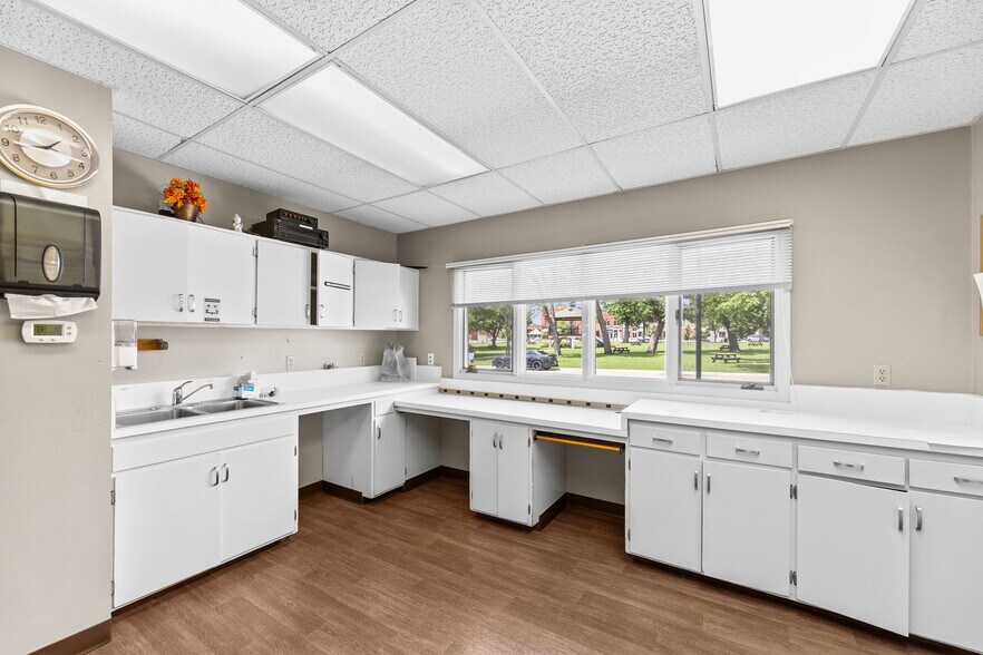 More Photos Of 202 S 9th St, Humboldt General Retail For Sale