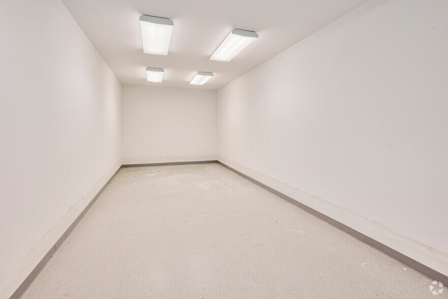 More Photos Of 1701 Financial Loop, Woodbridge Bank For Lease