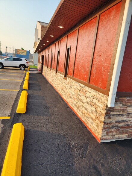 More Photos Of 6247 Kennedy Ave, Hammond Restaurant For Sale