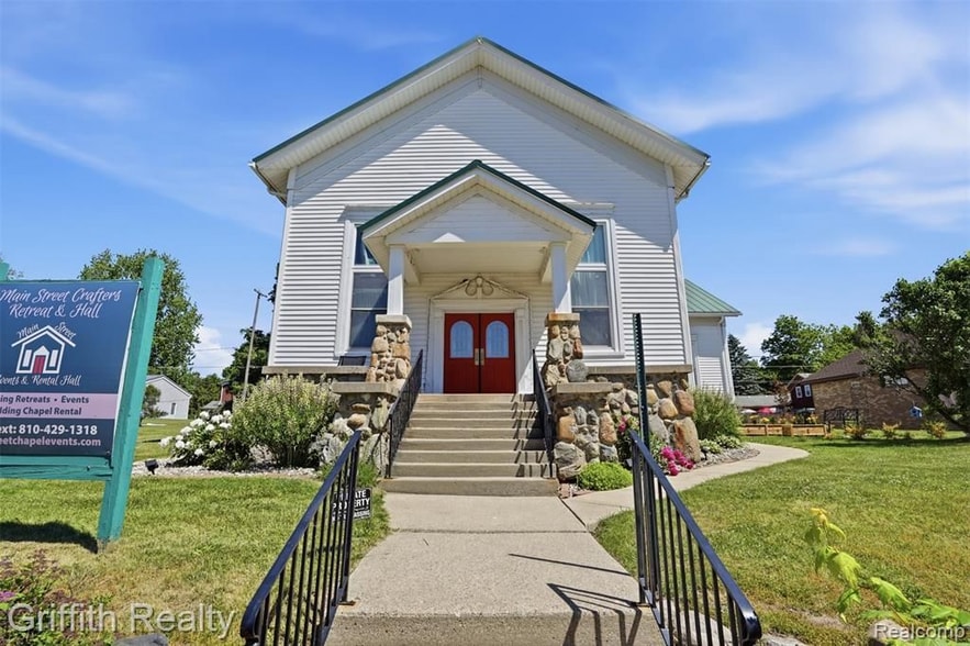 More Photos Of 131 E Main St, Vernon Religious Facility For Sale