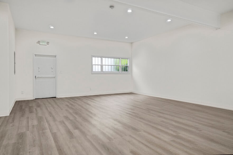 More Photos Of 29413 S Western Ave, Rancho Palos Verdes Freestanding For Lease