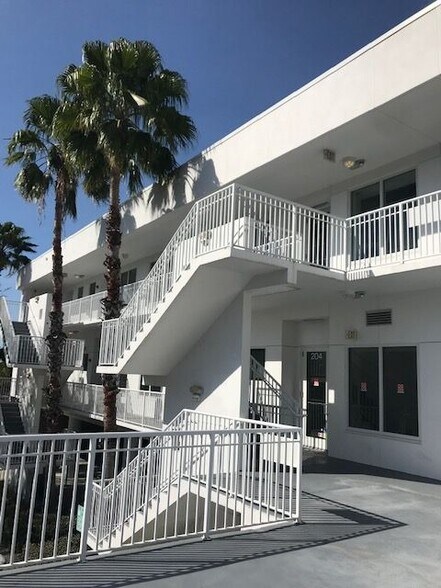 More Photos Of 1348-1358 Fruitville Rd, Sarasota Office Residential For Lease
