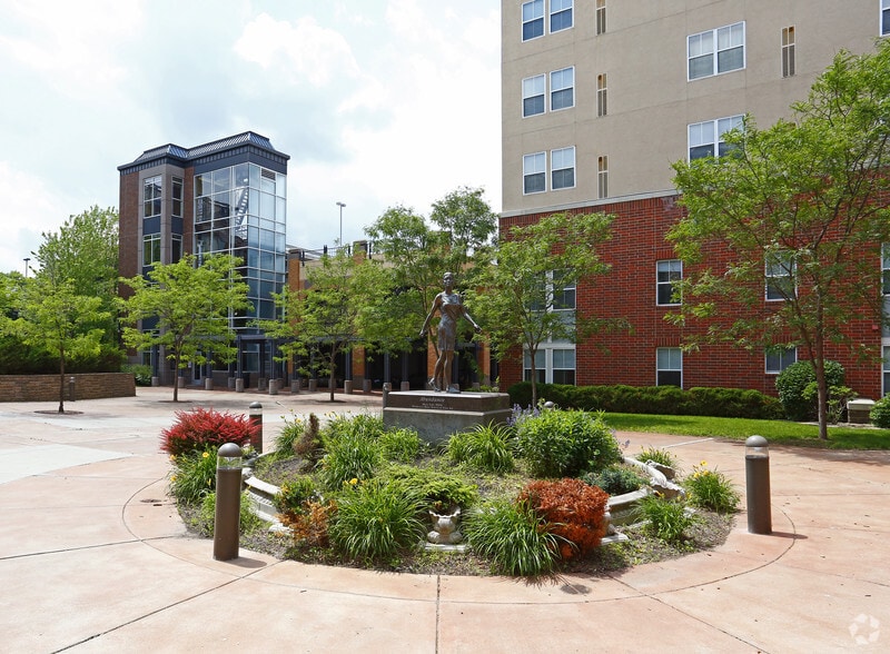 More Photos Of 12700 Nicollet Ave, Burnsville Apartments For Lease