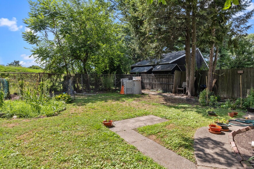 More Photos Of 231 Washington St, Morrisville Apartments For Sale