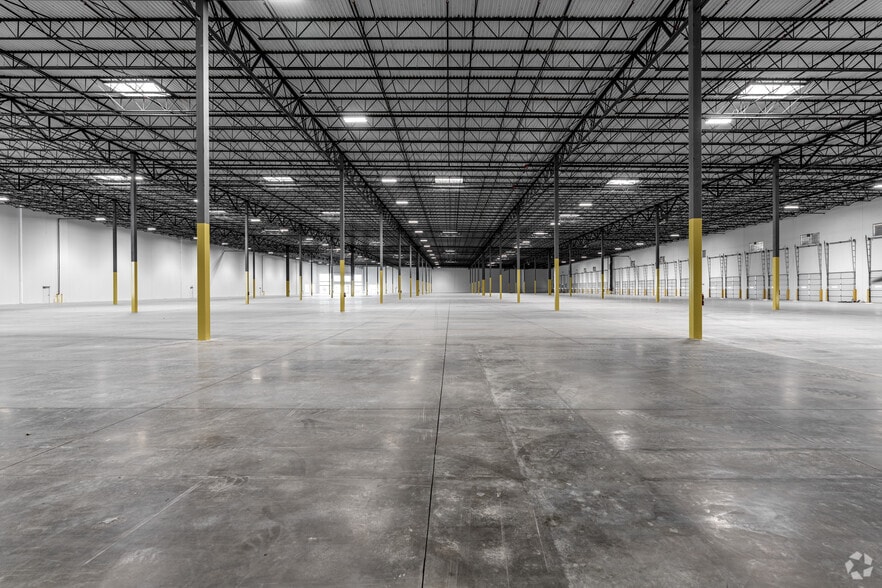 More Photos Of 3210 N Central Expy, McKinney Unknown For Lease